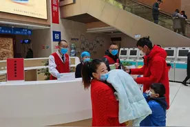 心内科三病区主任李新建领衔周日志愿者服务图片