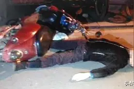 沈阳男子醉酒骑车撞上路边垃圾车，倒地后被好心的哥送到医院图片
