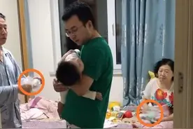 “排场最大”的哄睡走红，为了让娃睡着全员出动，网友：都是惯的图片