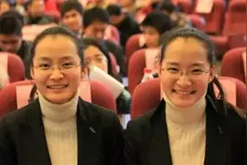 清华双胞胎学霸：假期不是用来休息的，是用来反超的图片