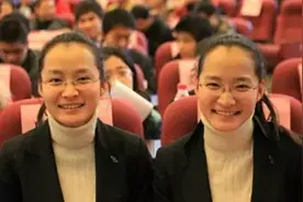 清华双胞胎学霸：假期不是用来休息的，是用来反超的图片