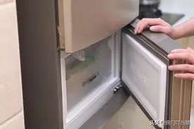冰箱封条发霉变黑难清理？教你一招，轻松去除霉点污垢，超实用图片