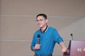 广东男人，北大毕业卖猪肉，花2亿给村民建258栋别墅，却备受争议图片