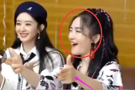 真敢说！谢娜调侃吴昕坐着比娜扎高，5姐妹拍照她不过3秒就露原型图片