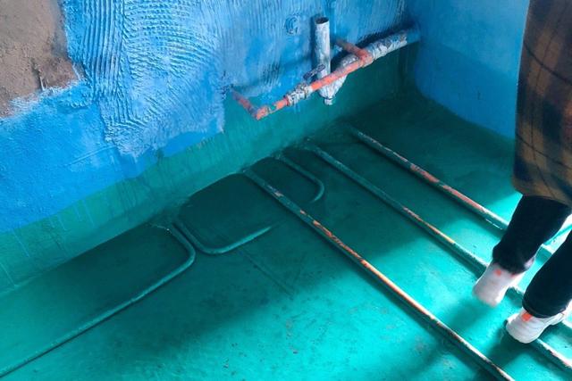 卫生间做完防水，贴不上瓷砖？都是因为泥瓦工人不懂这些方法