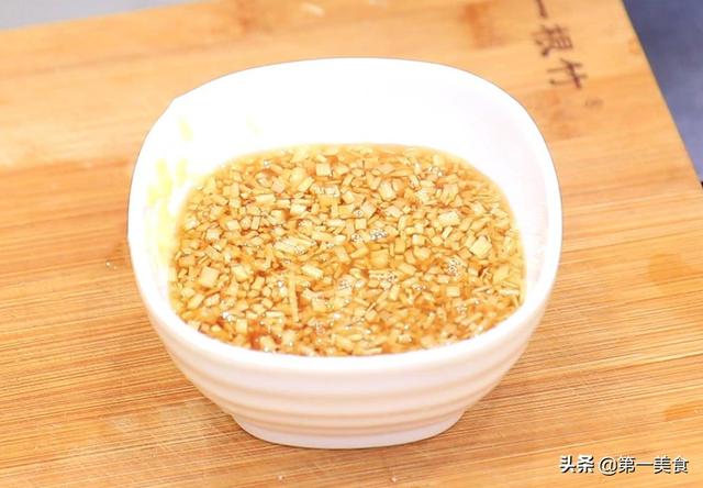 厨师长教你清蒸蟹，详细介绍从挑选到制作，蟹肉鲜嫩，蟹黄不外流