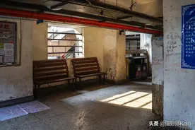 重庆一座没有电梯的高楼，不经意成了网红，每天都有人来参观拍照图片