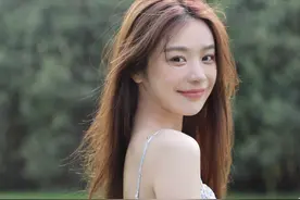 拍照这样笑，照片让人看一眼，就忘不掉图片