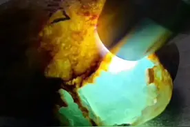 精品美料大马坎翡翠原石起货冰润细腻可爱不失佛性的宝宝佛牌图片