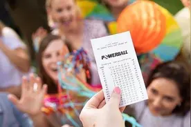 清洁工失业后随手购彩中3.7亿巨奖 直言不可思议图片