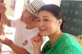 于月仙车祸去世细节曝光：乘坐的SUV撞上两只骆驼，骆驼当场死亡图片