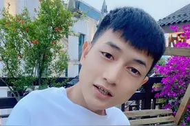 身残志坚的汕头小龙，奋斗成网红月薪过万，为奶奶养老送终图片