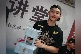 徐杰集齐所有打CBA的条件，唯独三大弱点，致使他总被路人王打爆图片