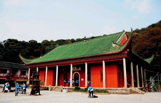 衡山之中,佛祖释迦牟尼两颗真身舍利子,藏于衡山南台寺的金刚舍利塔中