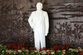 “红色资本家”荣毅仁的舍得人生图片