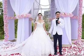 和王楠张怡宁嫁入豪门相比，李晓霞为什么选择了普普通通的翟一鸣图片