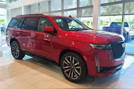 凯迪拉克最霸气SUV！新一代凯雷德实拍，V8引擎配OLED屏图片