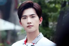 继张哲瀚之后，杨洋也被深扒过往，画风却完全不同图片