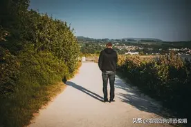 婚姻里有一种心累，叫做伴侣不高兴：这是一种情绪操控图片