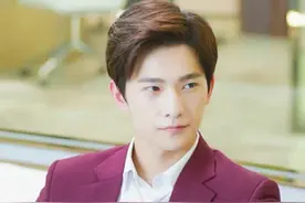 时隔5年，杨洋几乎同一个发型出演3部类似的剧，演技有差吗？图片