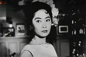93岁第一代好莱坞华裔女神卢燕，彪悍而优雅的传奇人生图片