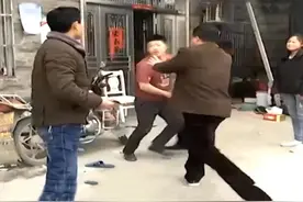 巨婴啃老无下线！啃完父亲200万积蓄，事后嫌少大打出手图片