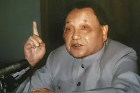 百万大裁军，年轻的开国少将主动退居二线，错过成为上将的机会图片