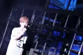 鹿晗这首《某时某刻》，到底唱哭了多少人，粉丝：一鹿伴晗！好听