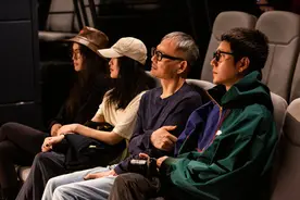 周迅、舒淇、陈坤再聚首，舒淇侧脸扁平输惨，周迅浓妆大眼袋突兀图片