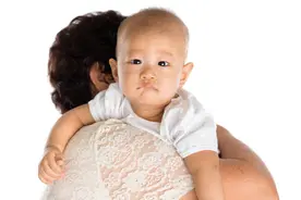 育儿篇（7）：宝宝的打嗝和拍嗝图片