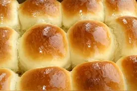 面包不用出去买了，学会这个诀窍，又香又软又拉丝，好吃停不下来图片