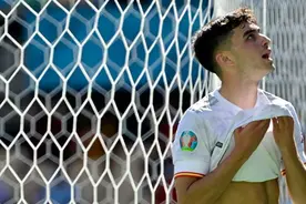 45米，欧洲杯史上最远乌龙球诞生！18岁巴萨小将创尴尬纪录图片