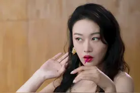 周云鹏《歪打正着》首映，剧情烧脑，网红扎堆，暗讽污点艺人图片