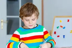 孩子有没有学习天赋，上幼儿园就有明显的征兆，特别是这4种表现图片