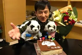 66岁成龙过生日，圈内好友纷纷祝福，和娇妻二人世界好甜蜜图片