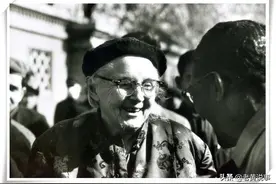 她是美国作家却服务苏联30年，72岁移居中国，死后葬入八宝山图片