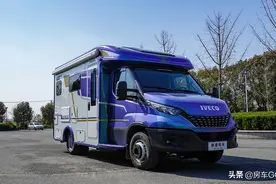 赛德猎鹰02房车，进口底盘标配800Ah锂电+双航空按摩座椅图片