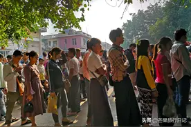 云南边境城市瑞丽，三面都与缅甸相连，街上随处可见缅甸女人图片