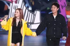 李小璐坦言手机保留贾乃亮视频看就流泪 网友：玩的时候怎么不看图片