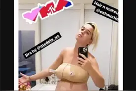 国外女子晒产后照，网友：垮肉好恶心啊，跟催乳的母猪一样图片