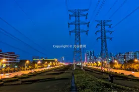光谷周边哪里美？在我眼中是藏龙岛的高压线图片