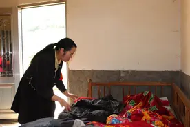 脱贫敢担当 巾帼展风采——记六盘水市公共资源交易中心党组书记、主任罗敏图片