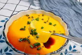 蒸鸡蛋羹时，掌握“3大技巧2个细节”，细腻嫩滑无蜂窝，太好吃了图片
