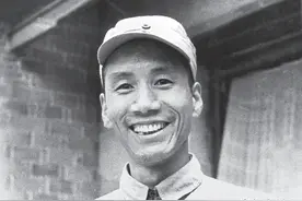 1947年，国军师长大骂长官：共军的“大家伙”，全是你们送去的图片