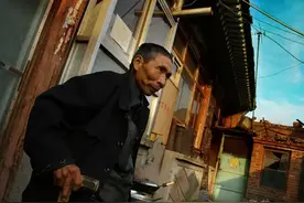 算命真的有用吗？导演跟拍1年，记录农村算命先生的真实生活图片