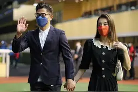 郭富城小21岁娇妻方媛真漂亮，穿小黑裙大方优雅，尽得天王宠爱图片
