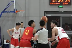 新疆男篮好消息！18岁2米05新星获篮协认可，阿的江会重用他吗？图片