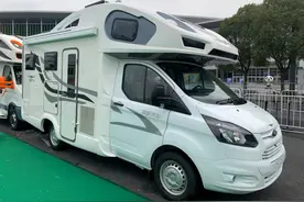 旌航福特V362 国六排放 820Ah锂电还带800W太阳能图片