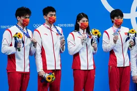 中国游泳又一次让世界见证中国团队力量，混合接力队银牌同样来之不易图片