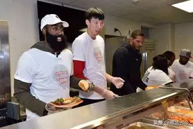 NBA球员多能吃？一顿六汉堡VS九桶面，都比不过奥胖的大胃口图片